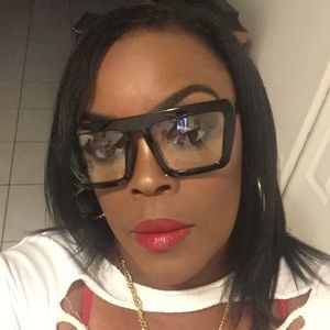 Meet your Posher, Shequila